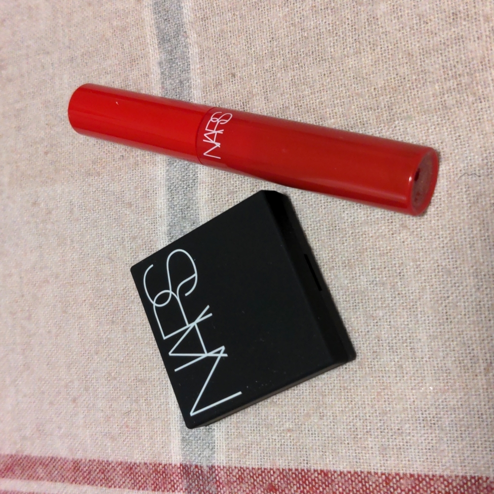 Travel makeup